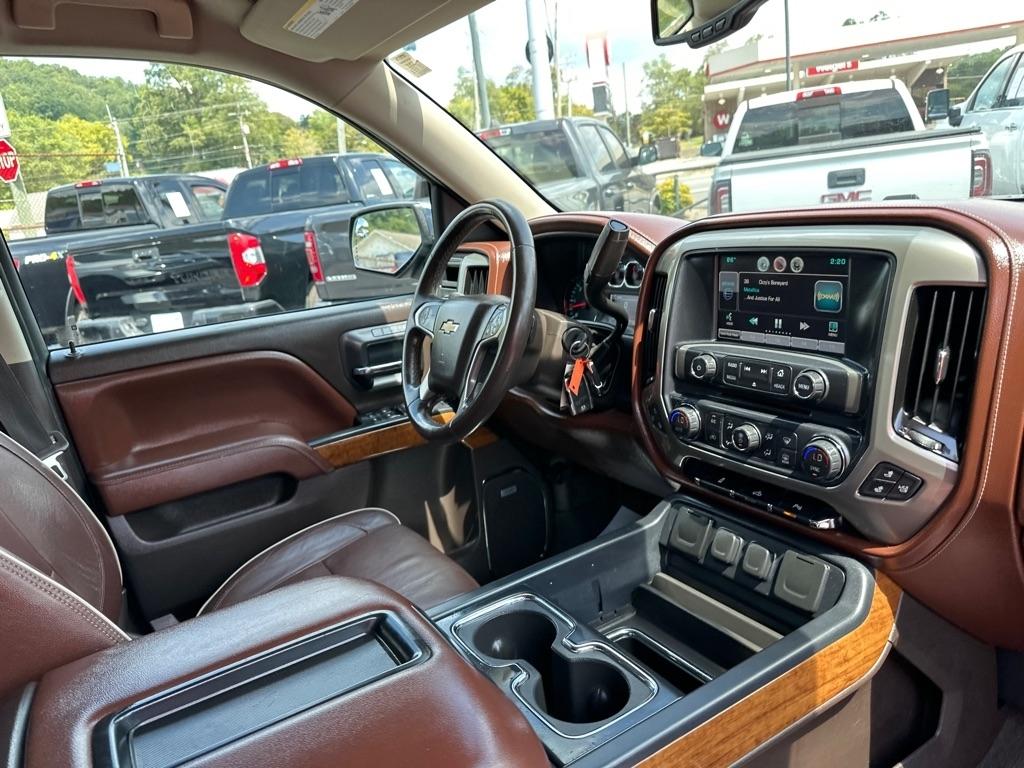 Chevrolet Silverado 1500 4WD Crew Cab 143.5" High Country 2015