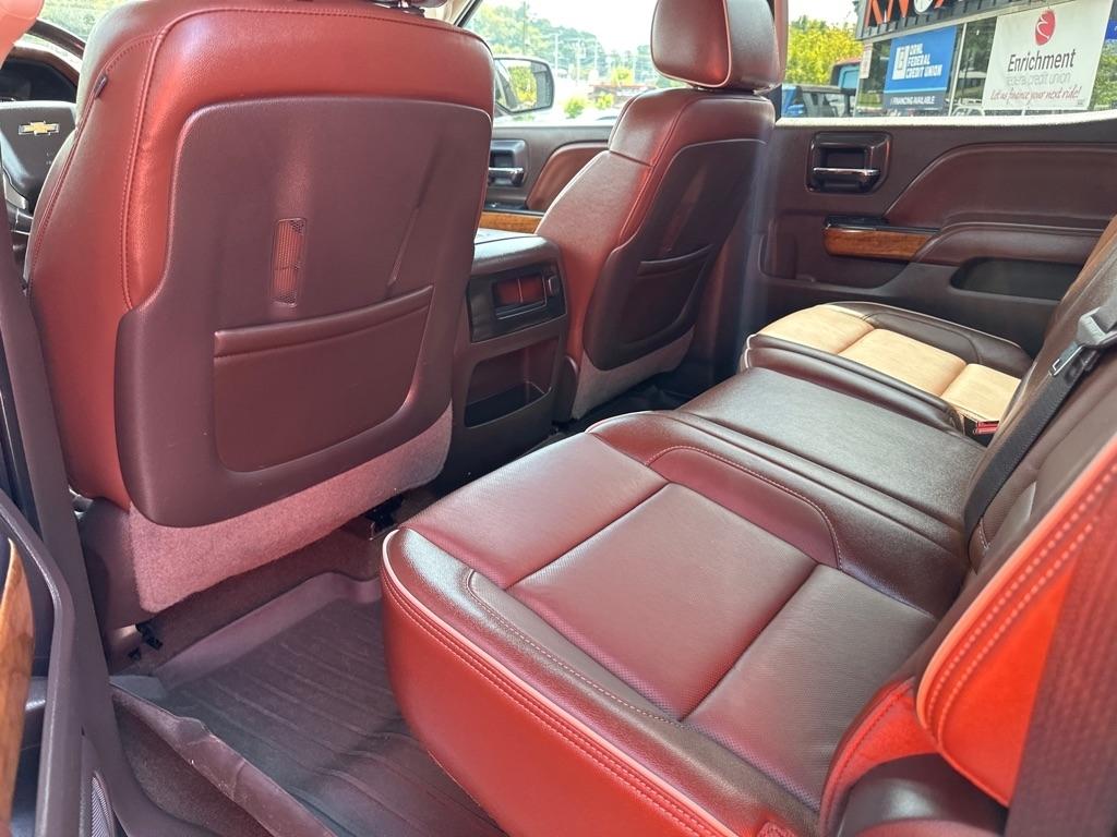 Chevrolet Silverado 1500 4WD Crew Cab 143.5" High Country 2015