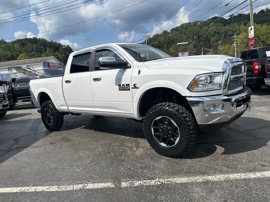 RAM 2500 Laramie 4x4 Crew Cab 6'4" Box 2017