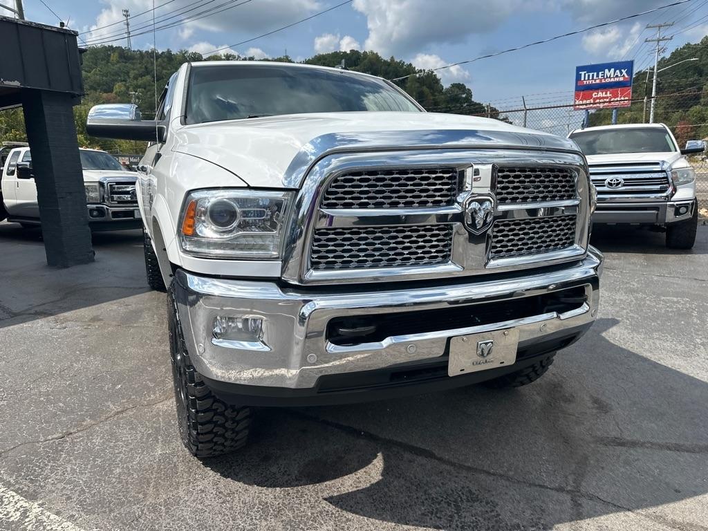 RAM 2500 Laramie 4x4 Crew Cab 6'4" Box 2017