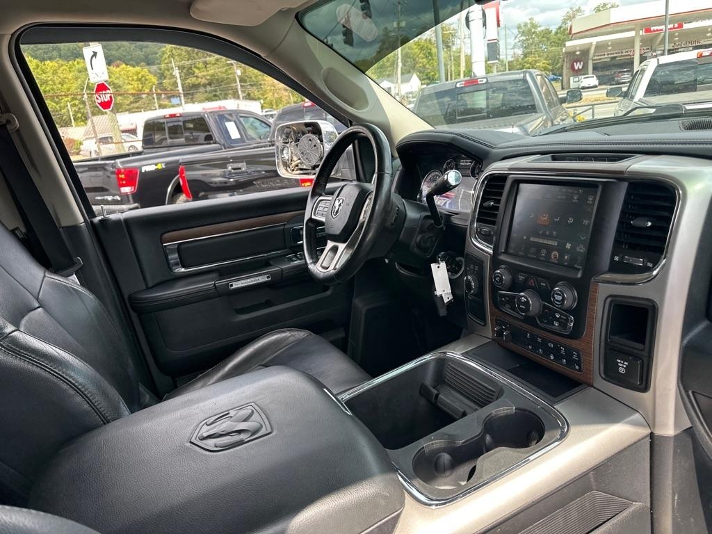 RAM 2500 Laramie 4x4 Crew Cab 6'4" Box 2017