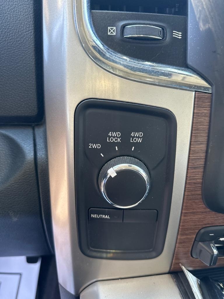 RAM 2500 4WD Crew Cab 149" Laramie 2015