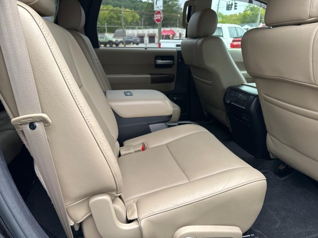 Toyota Sequoia RWD 5.7L Platinum (Natl) 2016