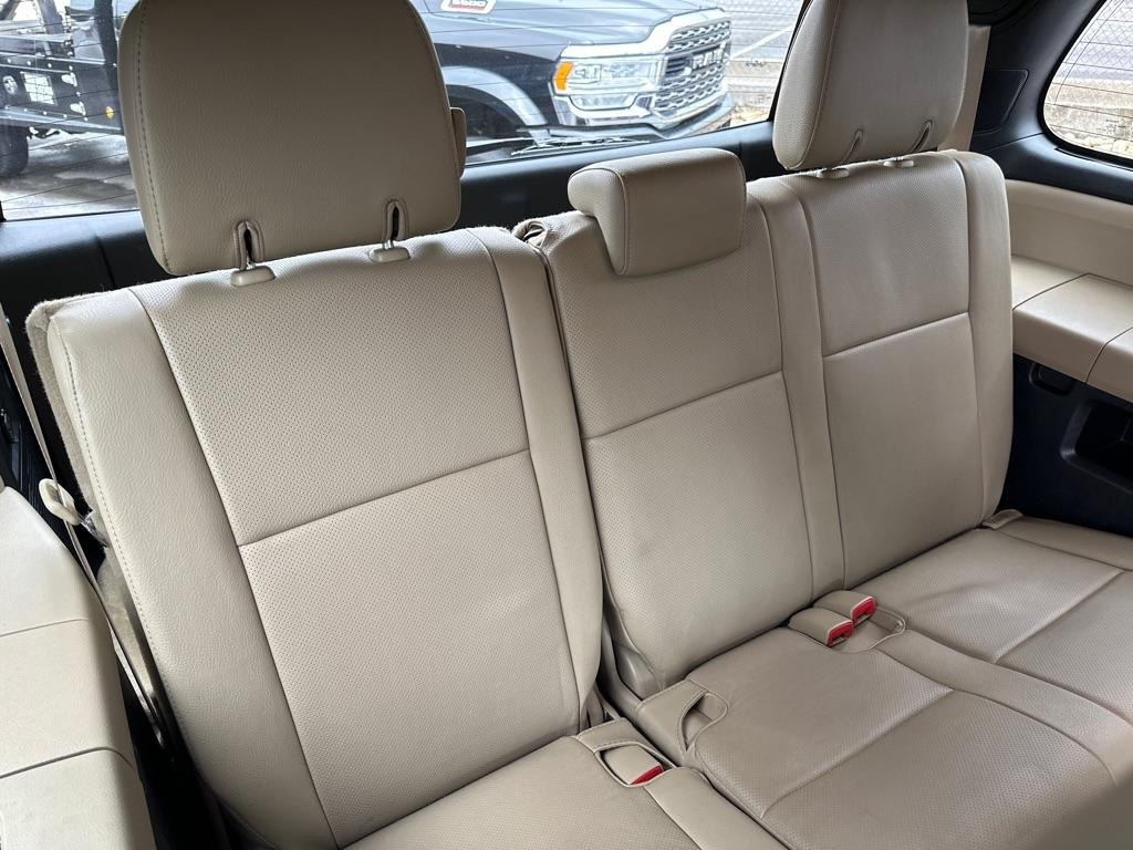 Toyota Sequoia RWD 5.7L Platinum (Natl) 2016