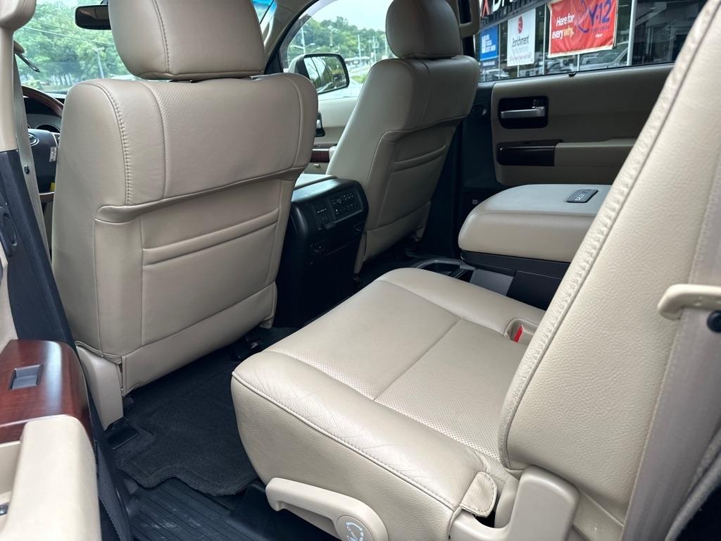 Toyota Sequoia RWD 5.7L Platinum (Natl) 2016