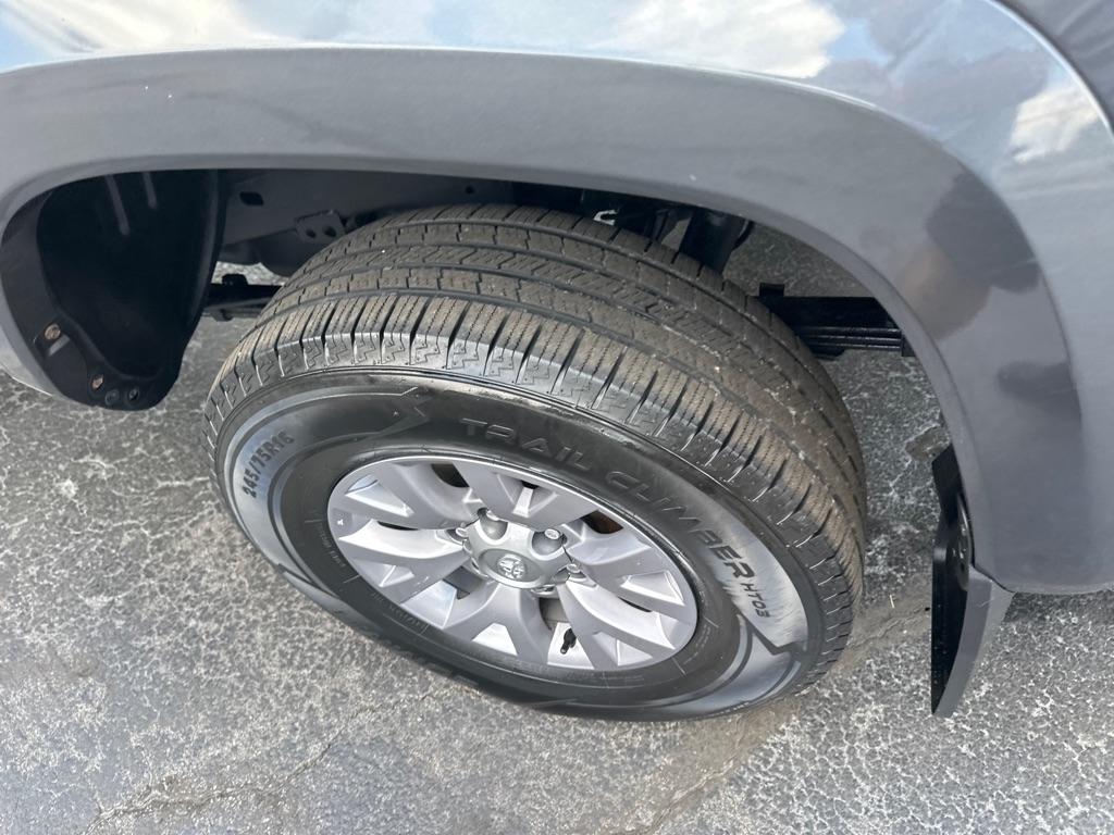 Toyota Tacoma TRD Off Road Double Cab 5' Bed V6 4x4 MT (Natl) 2017