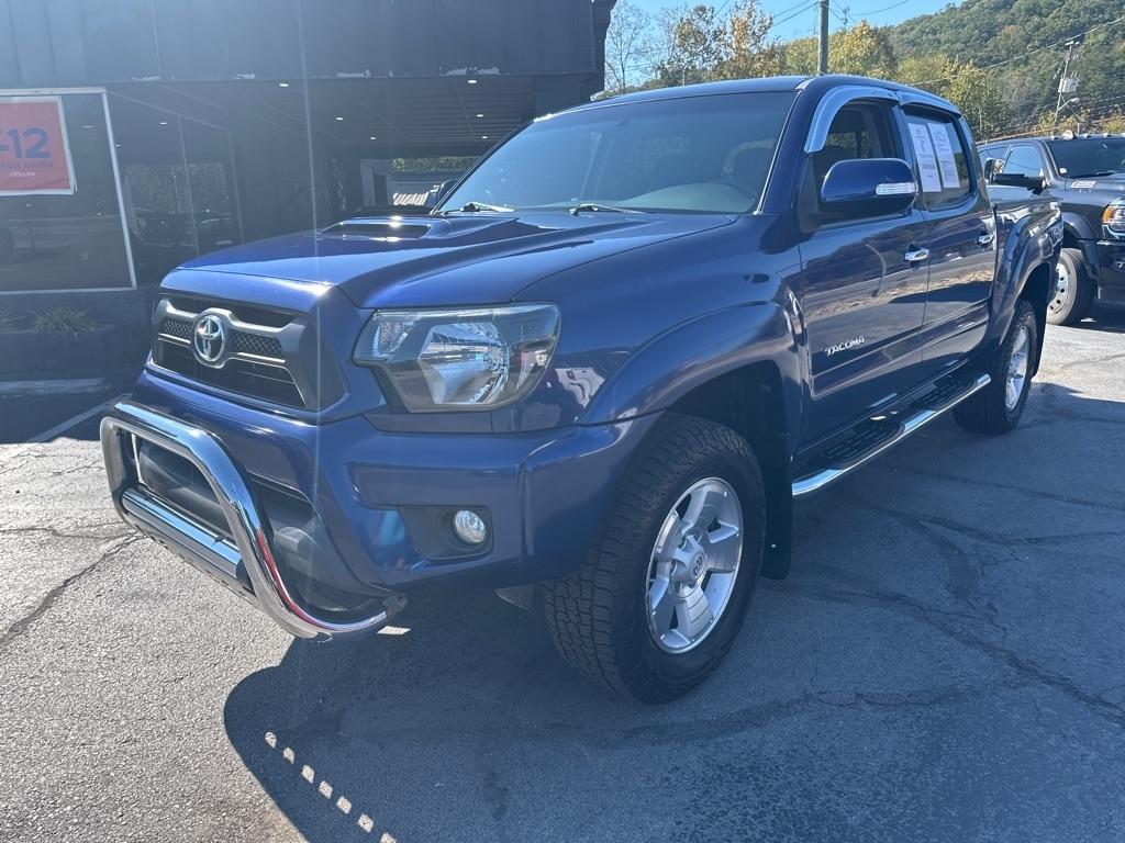 Toyota Tacoma 4WD Double Cab V6 AT (Natl) 2015