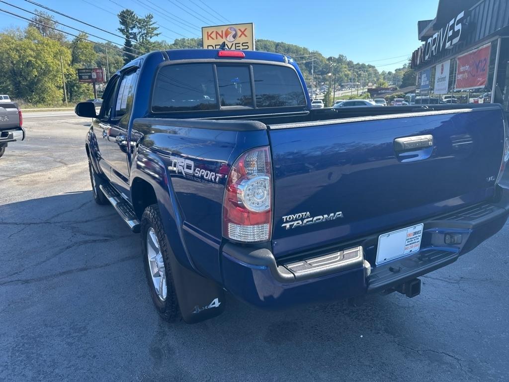 Toyota Tacoma 4WD Double Cab V6 AT (Natl) 2015