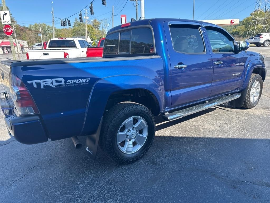 Toyota Tacoma 4WD Double Cab V6 AT (Natl) 2015