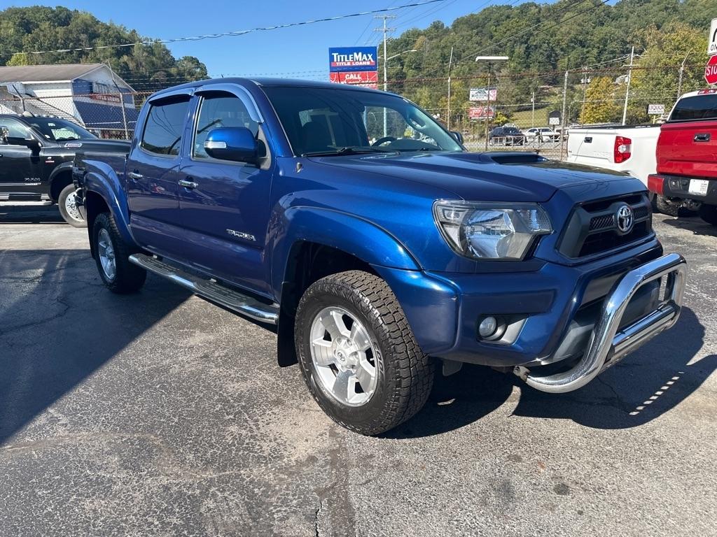 Toyota Tacoma 4WD Double Cab V6 AT (Natl) 2015