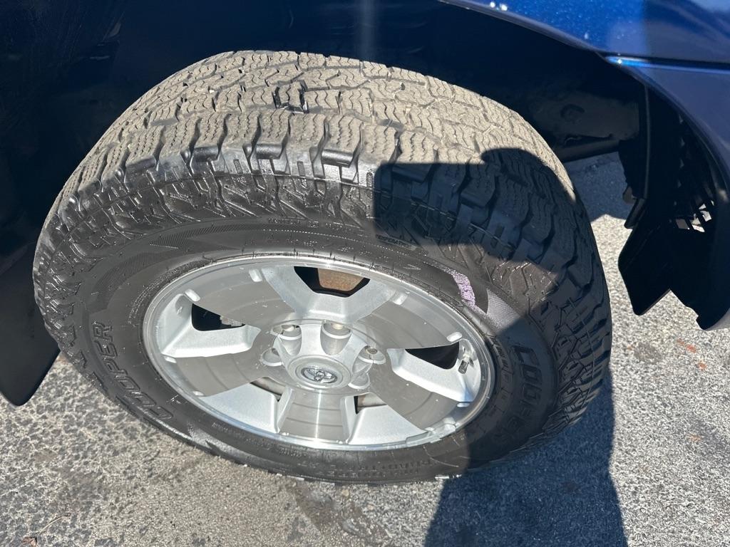 Toyota Tacoma 4WD Double Cab V6 AT (Natl) 2015