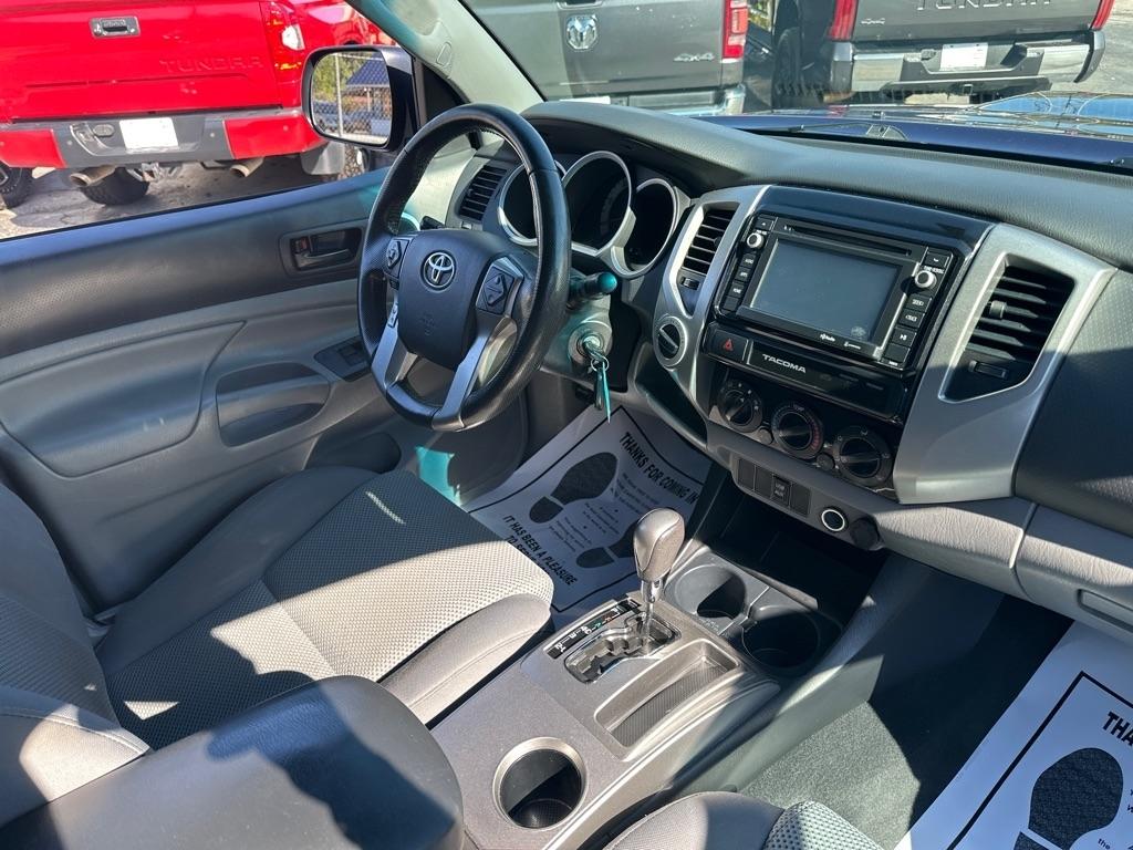 Toyota Tacoma 4WD Double Cab V6 AT (Natl) 2015