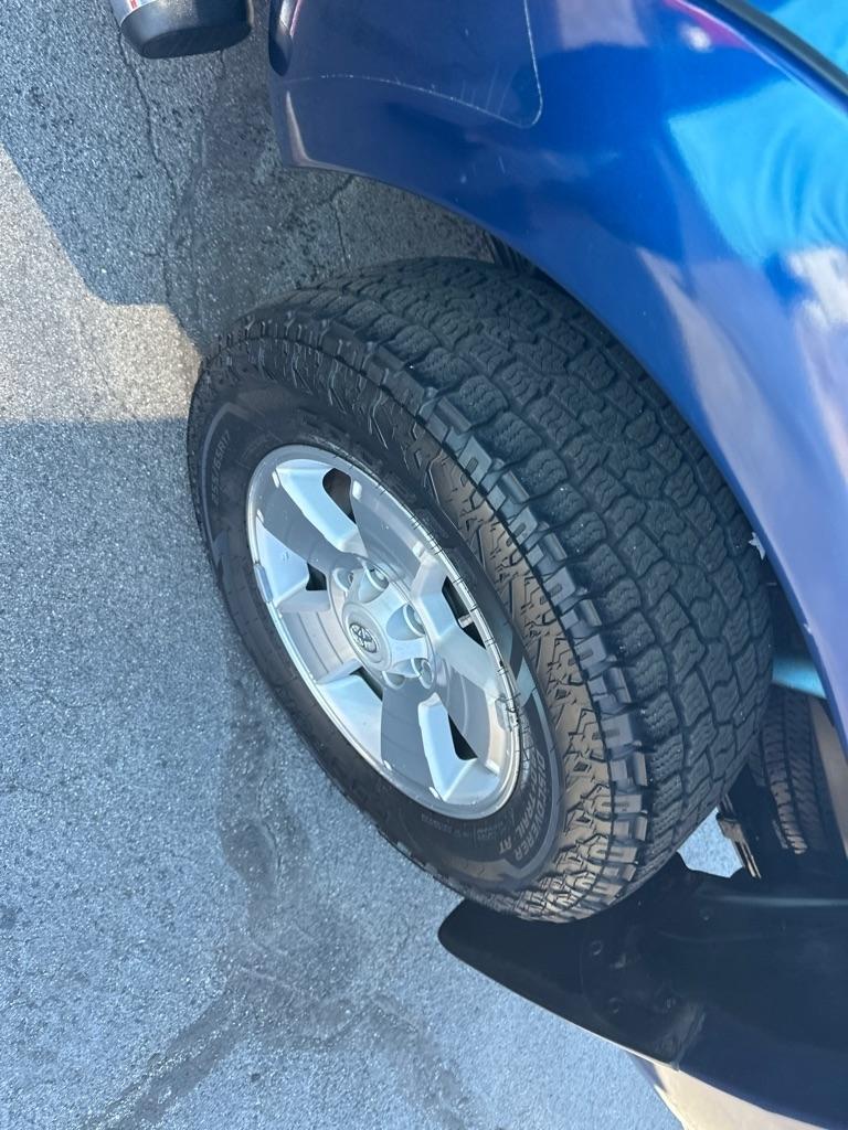 Toyota Tacoma 4WD Double Cab V6 AT (Natl) 2015