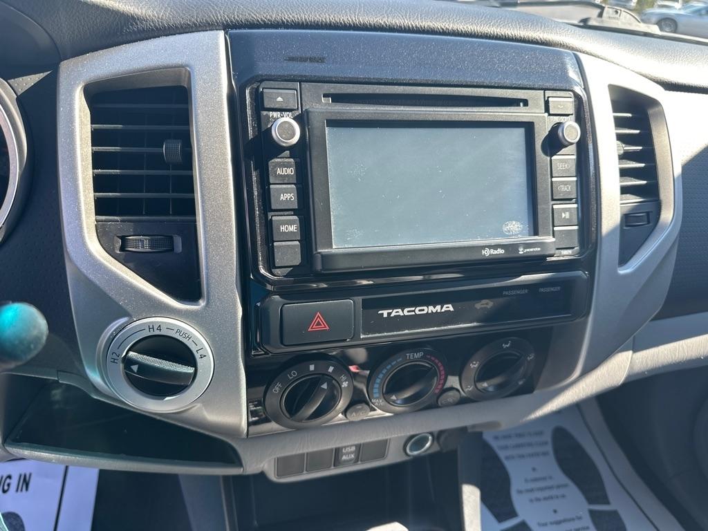 Toyota Tacoma 4WD Double Cab V6 AT (Natl) 2015