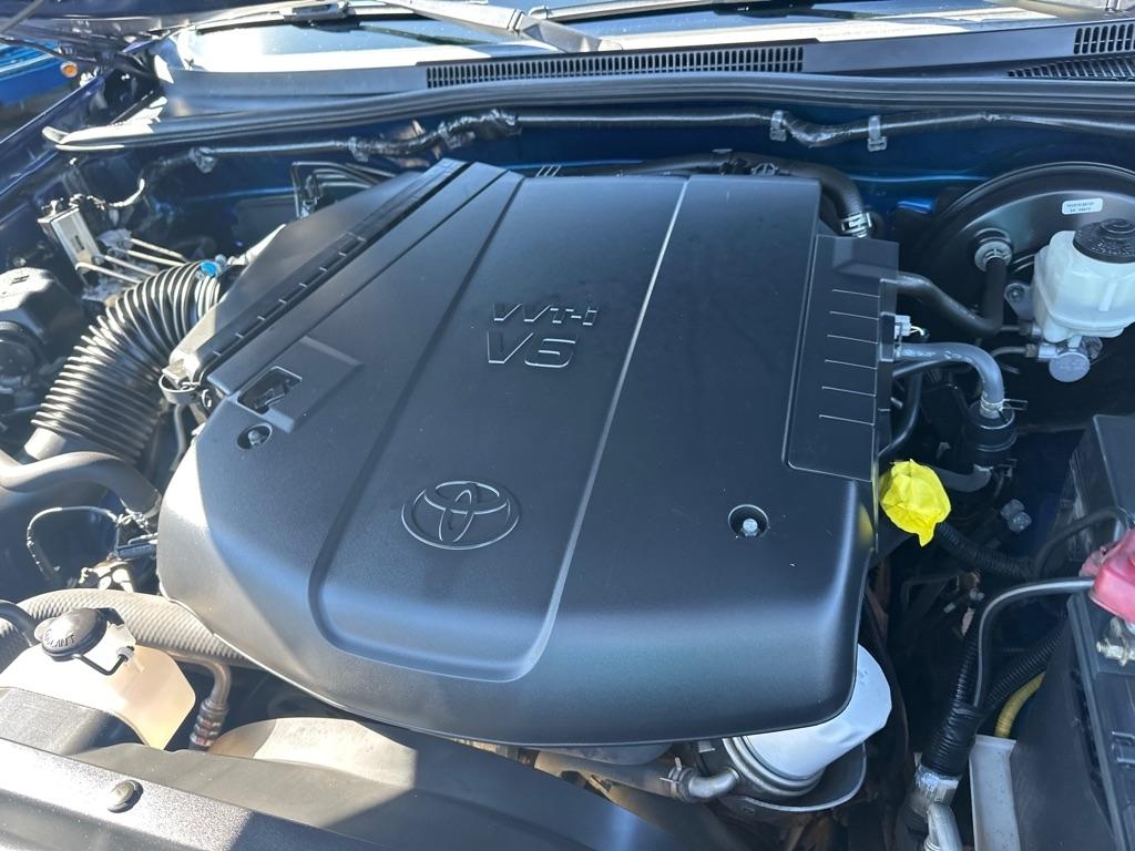Toyota Tacoma 4WD Double Cab V6 AT (Natl) 2015