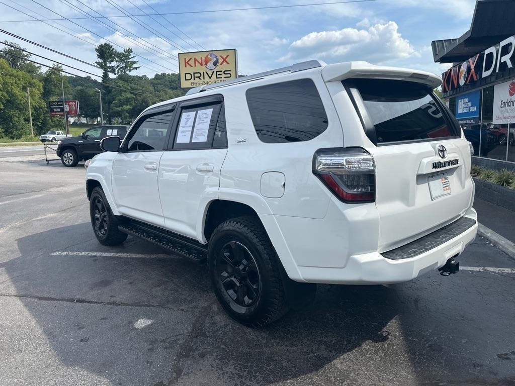 Toyota 4Runner TRD Off Road Premium 4WD (Natl) 2018
