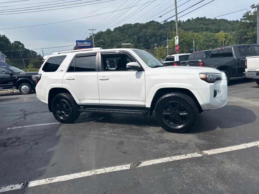 Toyota 4Runner TRD Off Road Premium 4WD (Natl) 2018