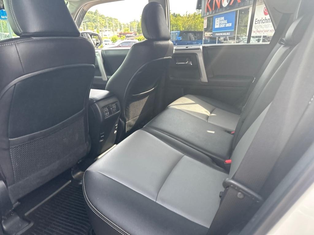 Toyota 4Runner TRD Off Road Premium 4WD (Natl) 2018