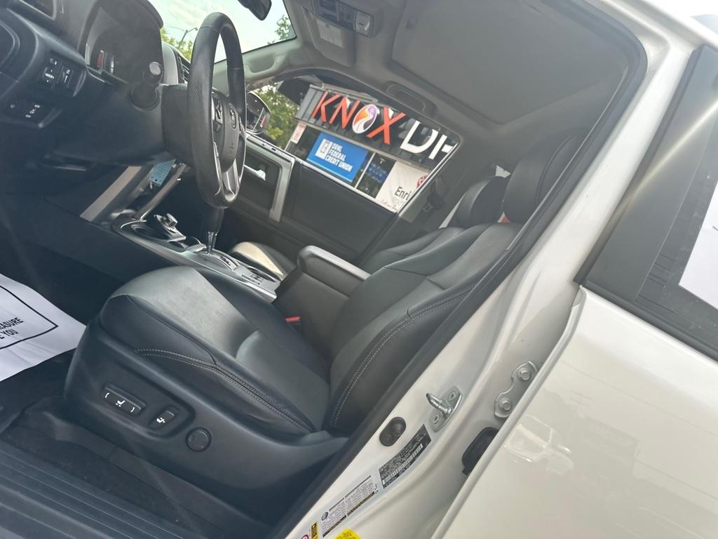 Toyota 4Runner TRD Off Road Premium 4WD (Natl) 2018