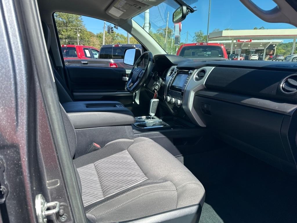 Toyota Tundra 4WD TRD Pro Double Cab 6.5' Bed 5.7L (Natl) 2017