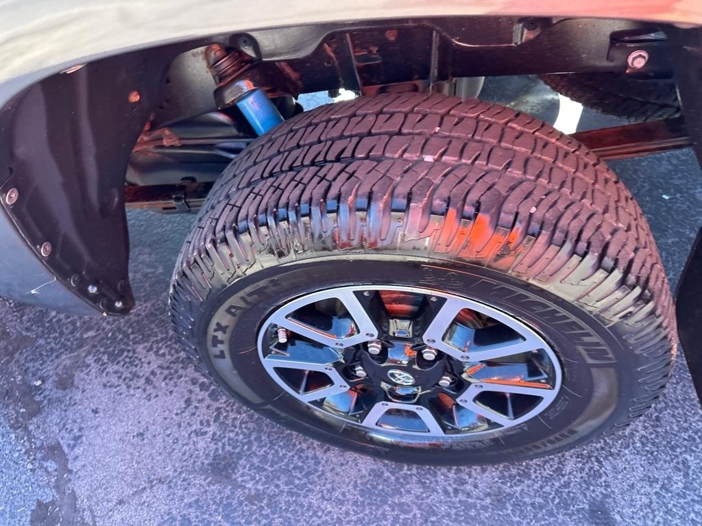 Toyota Tundra 4WD TRD Pro Double Cab 6.5' Bed 5.7L (Natl) 2017