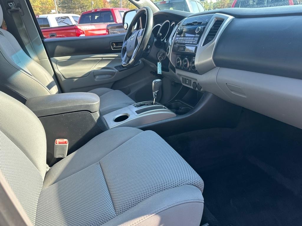 Toyota Tacoma 4WD Double Cab LB V6 AT (Natl) 2012