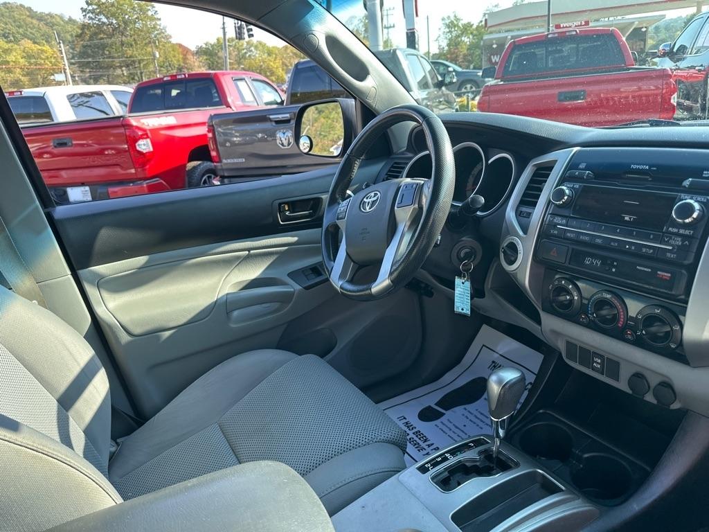 Toyota Tacoma 4WD Double Cab LB V6 AT (Natl) 2012