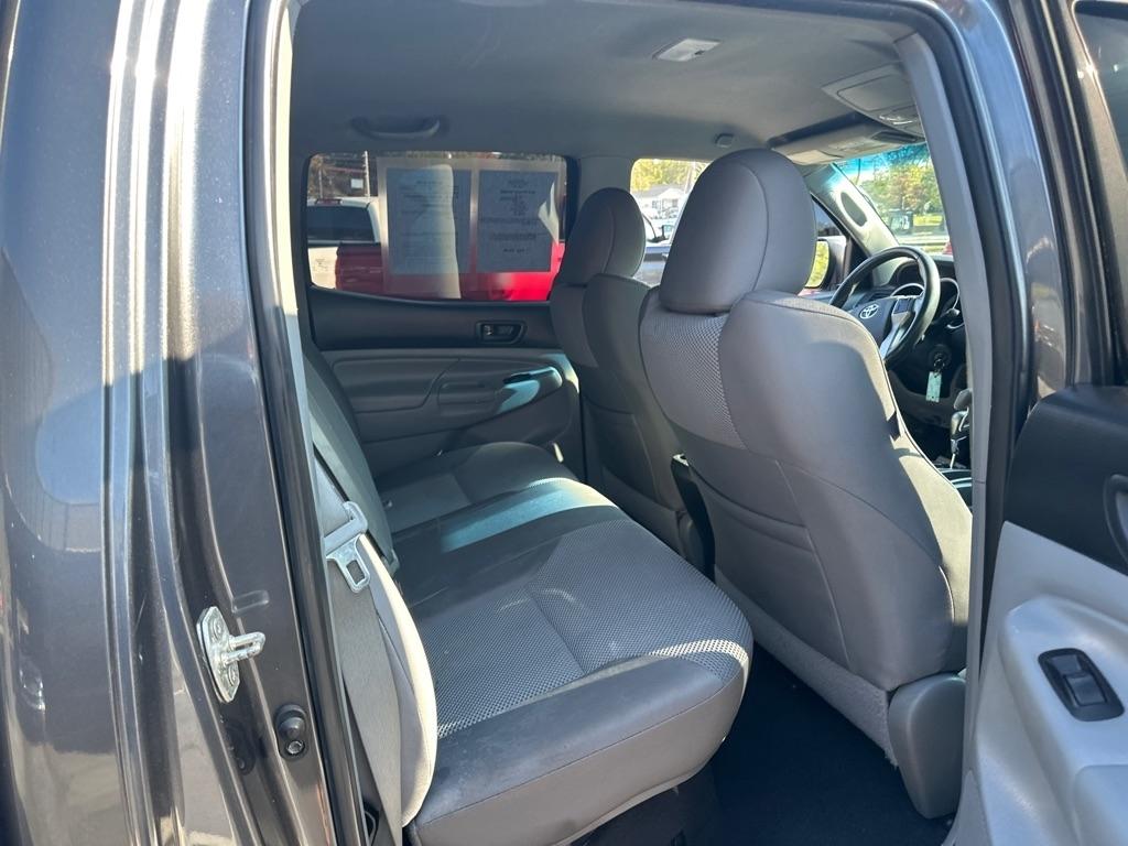 Toyota Tacoma 4WD Double Cab LB V6 AT (Natl) 2012