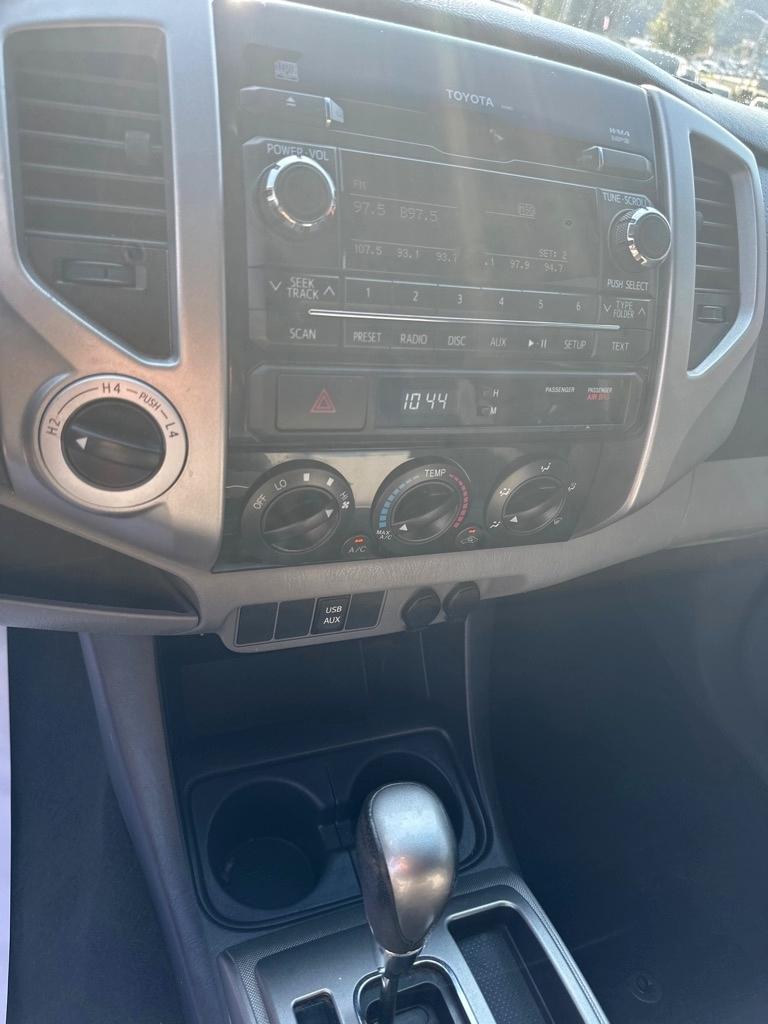 Toyota Tacoma 4WD Double Cab LB V6 AT (Natl) 2012