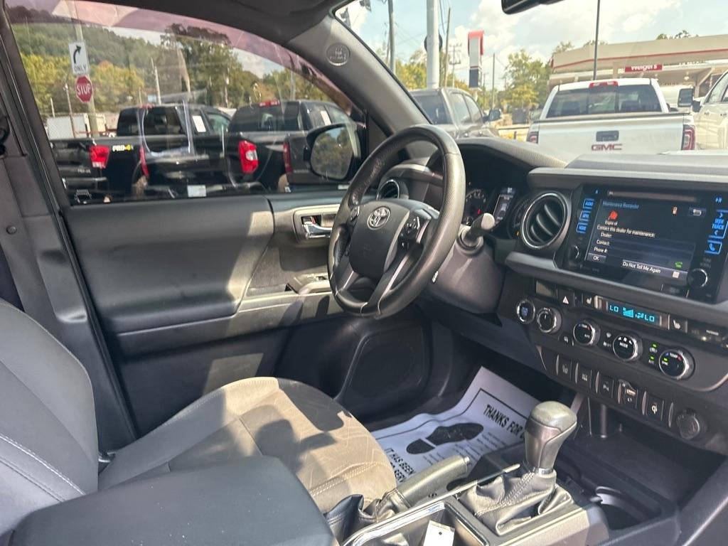 Toyota Tacoma TRD Off Road Double Cab 5' Bed V6 4x4 MT (Natl) 2017