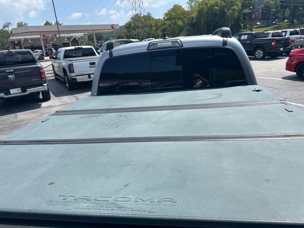 Toyota Tacoma TRD Off Road Double Cab 5' Bed V6 4x4 MT (Natl) 2017