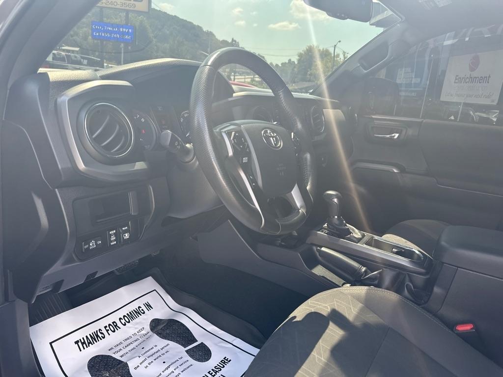 Toyota Tacoma TRD Off Road Double Cab 5' Bed V6 4x4 MT (Natl) 2017