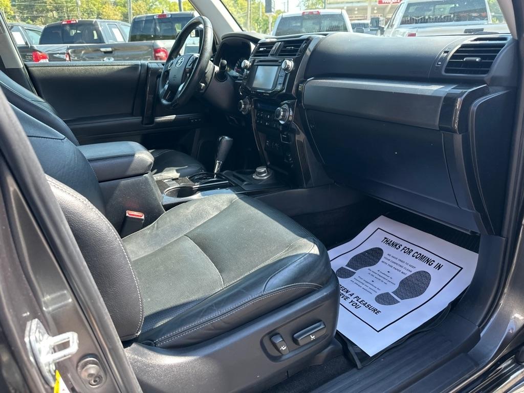 Toyota 4Runner TRD Off Road Premium 4WD (Natl) 2019