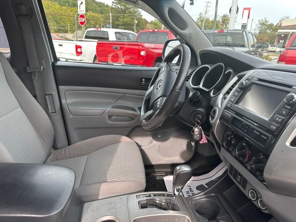 Toyota Tacoma 4WD Access Cab V6 MT (Natl) 2013