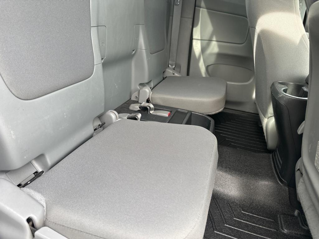 Toyota Tacoma 4WD Access Cab V6 MT (Natl) 2013