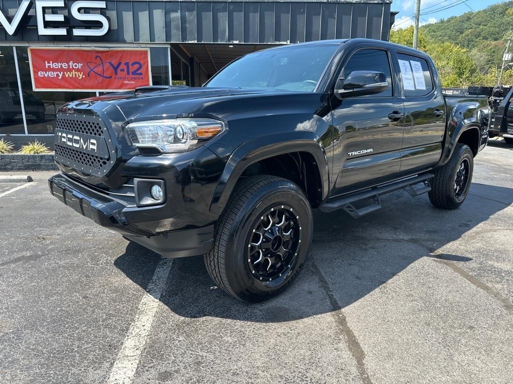 Toyota Tacoma TRD Off Road Double Cab 5' Bed V6 4x4 MT (Natl) 2017