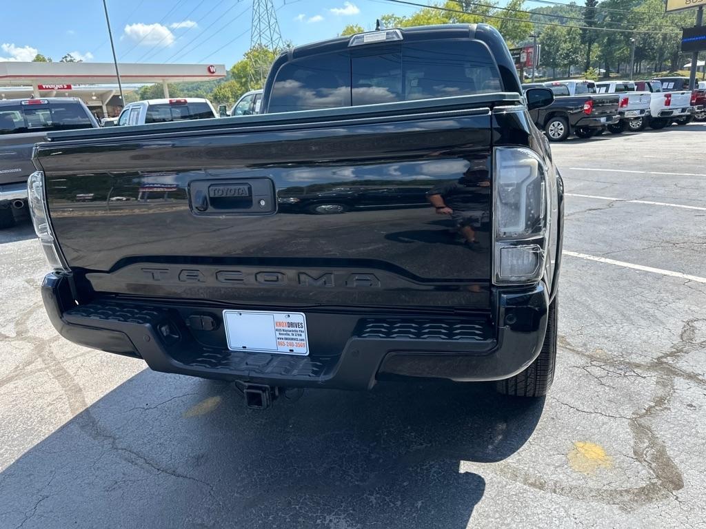 Toyota Tacoma TRD Off Road Double Cab 5' Bed V6 4x4 MT (Natl) 2017