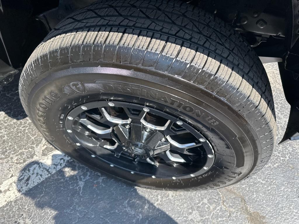 Toyota Tacoma TRD Off Road Double Cab 5' Bed V6 4x4 MT (Natl) 2017