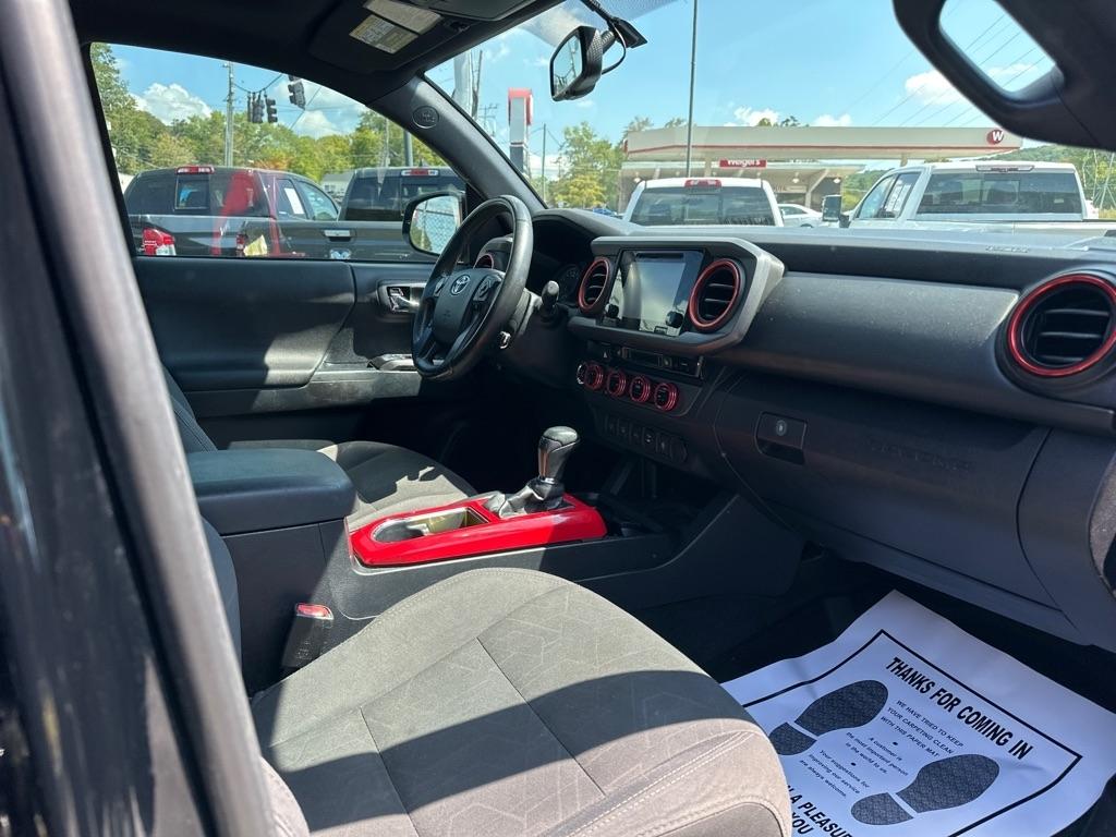 Toyota Tacoma TRD Off Road Double Cab 5' Bed V6 4x4 MT (Natl) 2017