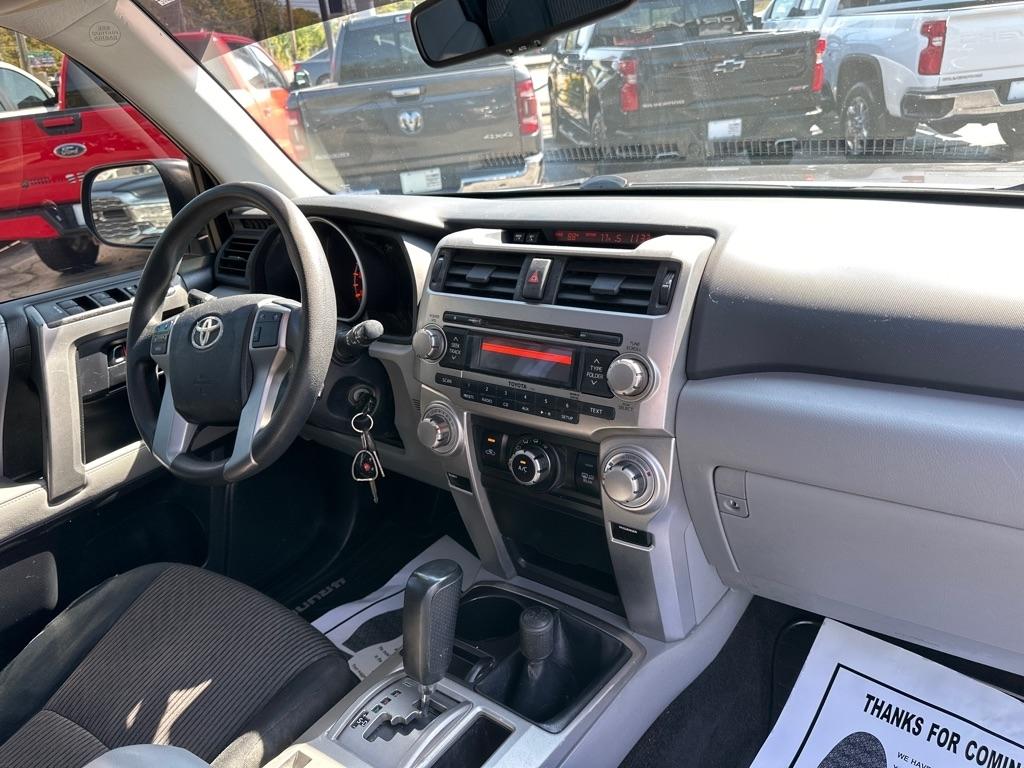 Toyota 4Runner 4WD 4dr V6 Limited (Natl) 2012