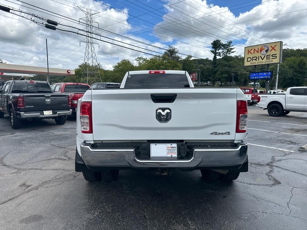 RAM 3500 Tradesman 4x4 Crew Cab 8' Box 2022