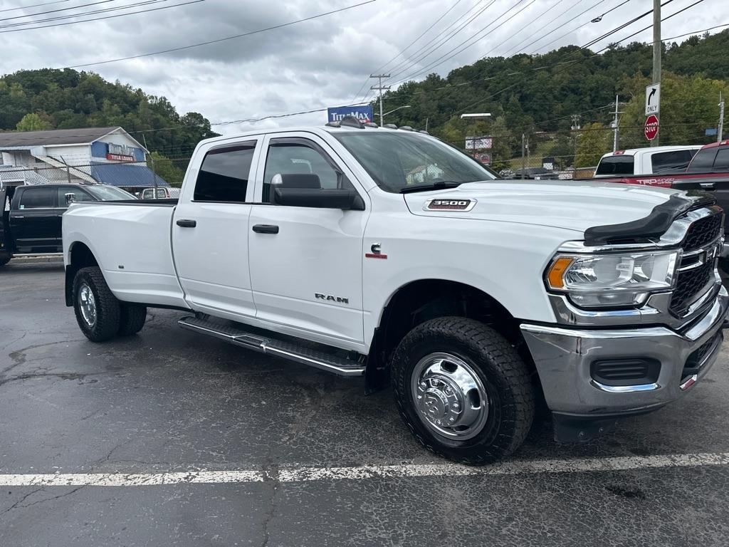 RAM 3500 Tradesman 4x4 Crew Cab 8' Box 2022