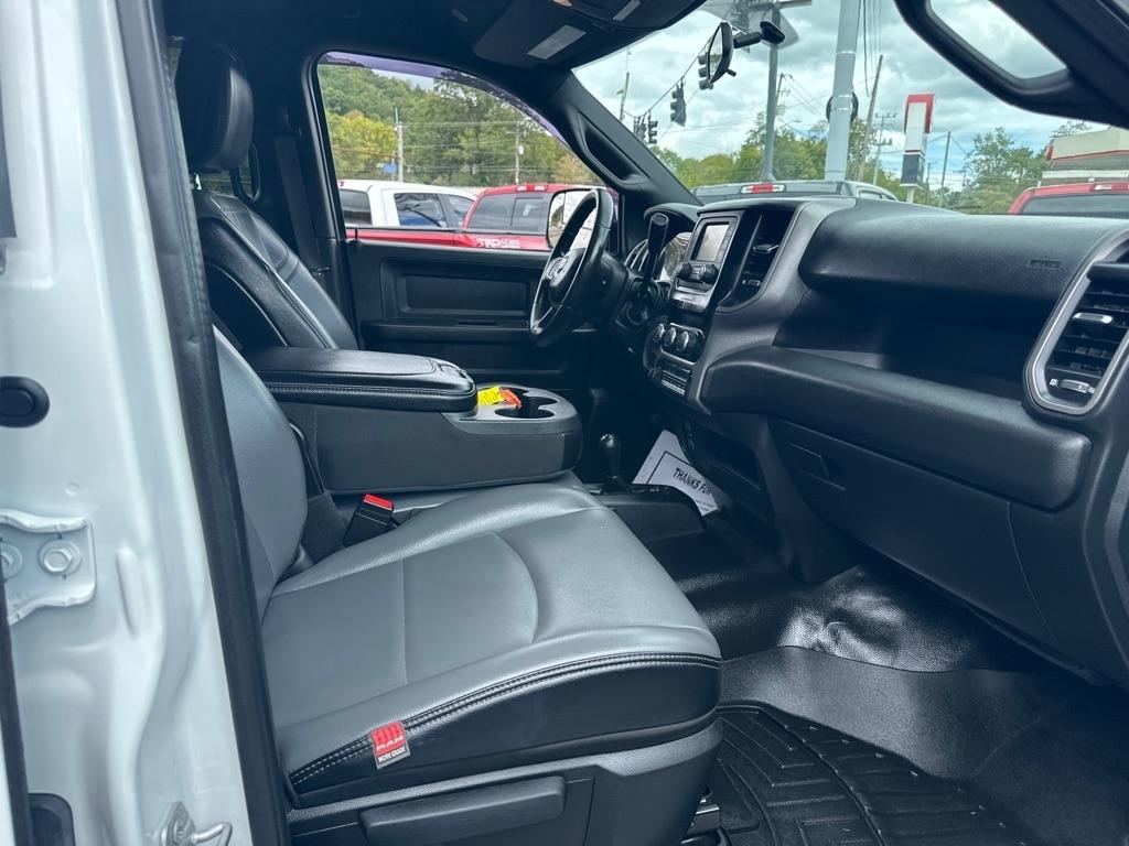 RAM 3500 Tradesman 4x4 Crew Cab 8' Box 2022