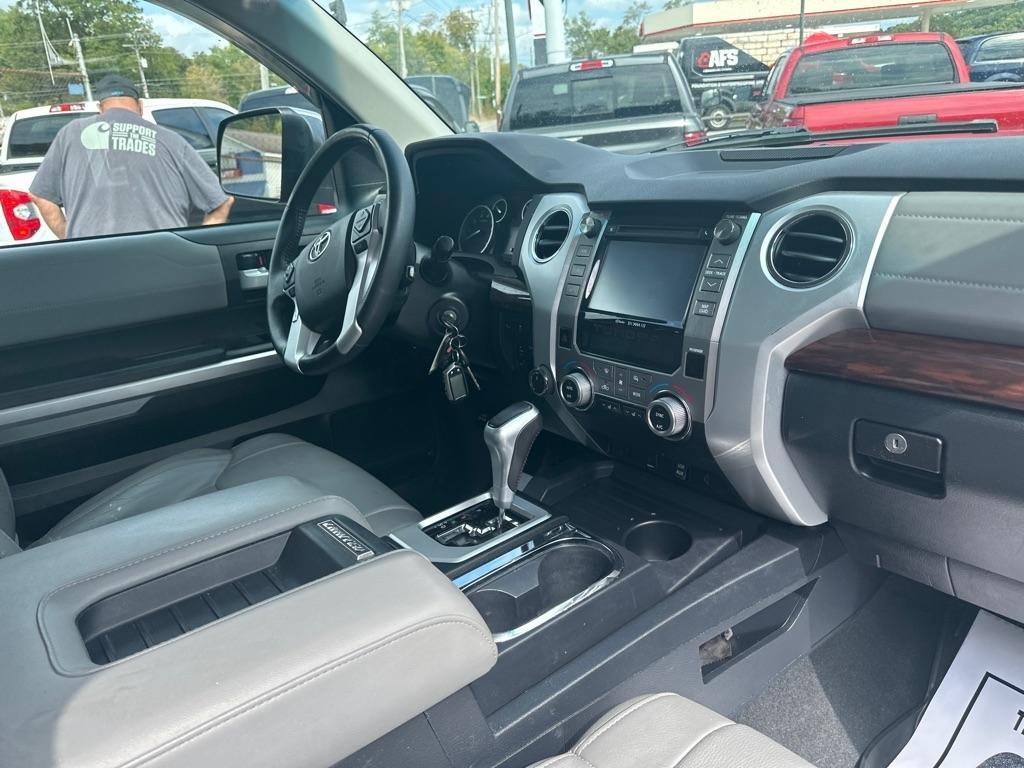 Toyota Tundra 4WD Limited Double Cab 6.5' Bed 5.7L (Natl) 2017
