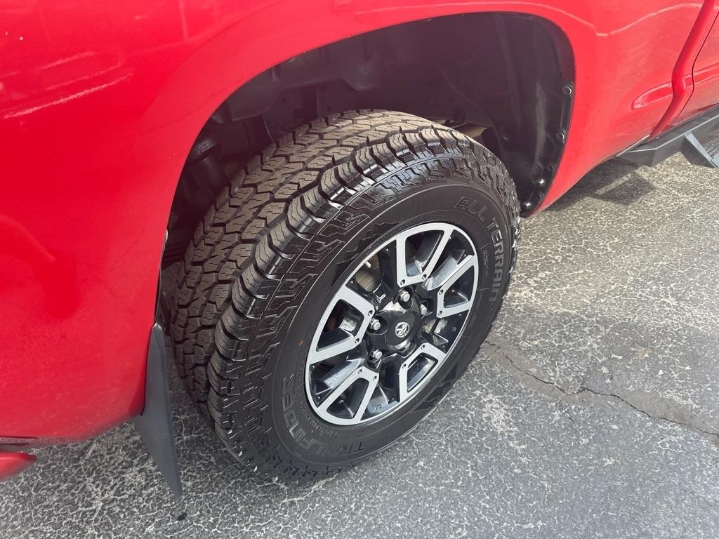 Toyota Tundra 4WD Limited Double Cab 6.5' Bed 5.7L (Natl) 2017