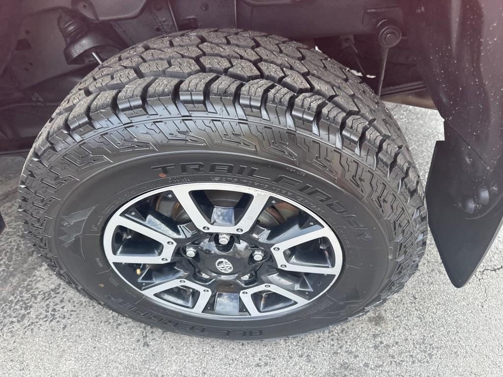Toyota Tundra 4WD Limited Double Cab 6.5' Bed 5.7L (Natl) 2017