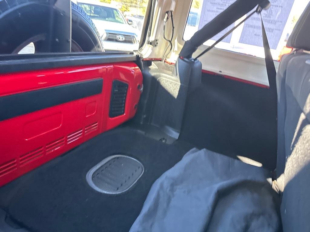 Jeep Wrangler Unlimited 4WD 4dr Sahara 2015