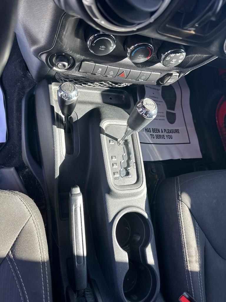 Jeep Wrangler Unlimited 4WD 4dr Sahara 2015