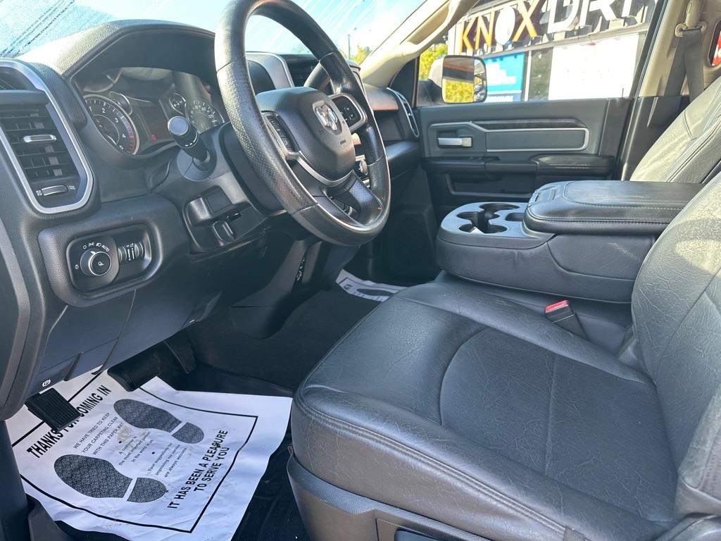 RAM 3500 Big Horn 4x4 Crew Cab 6'4" Box 2020