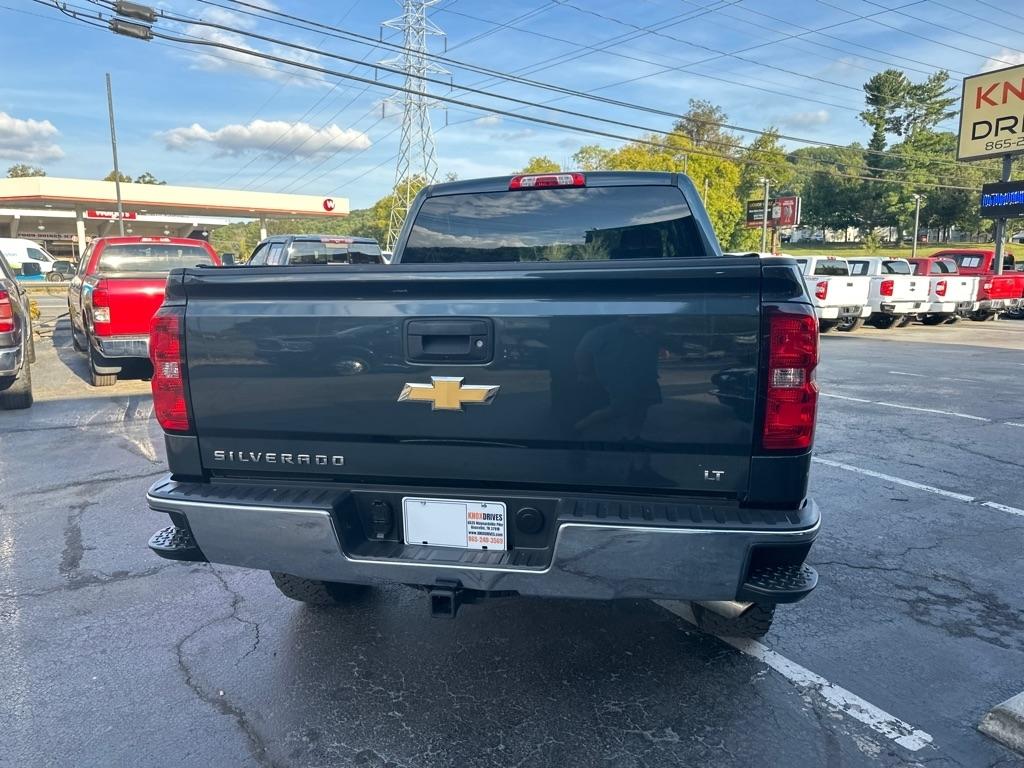 Chevrolet Silverado photo 3